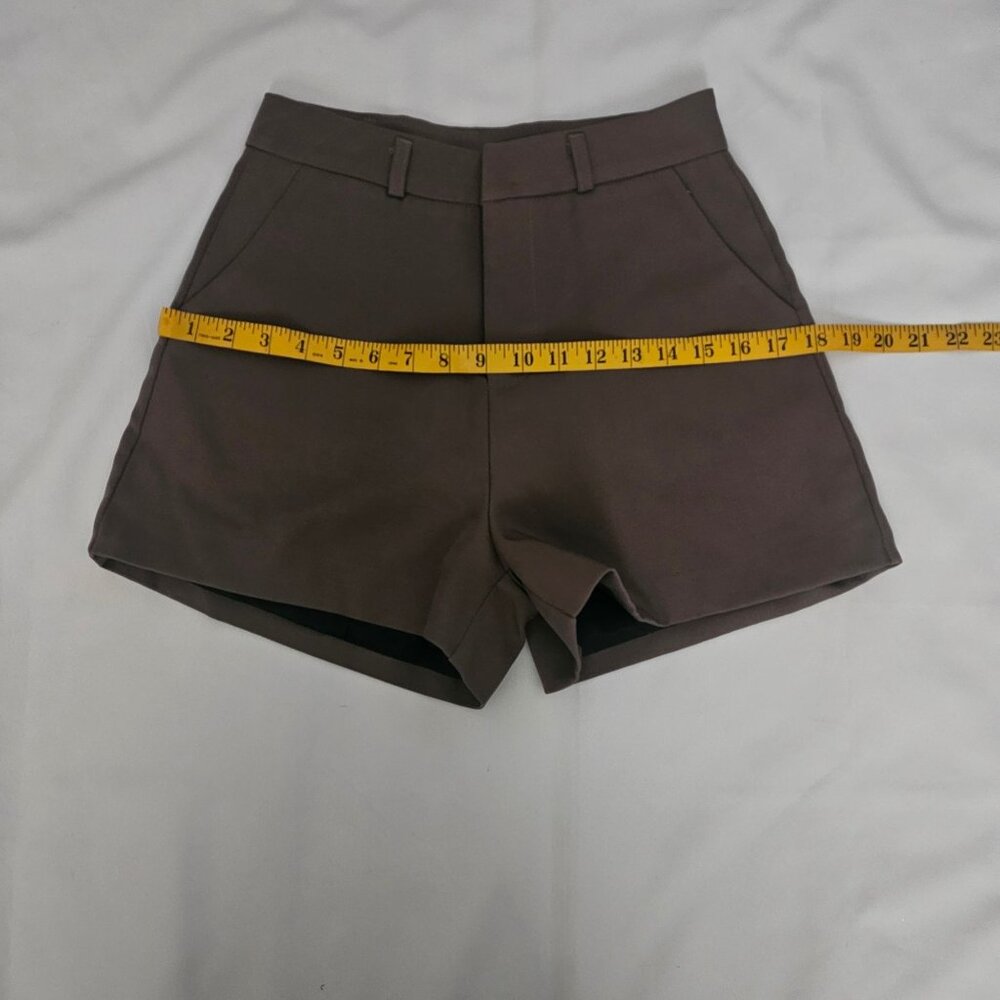 Women's Dark Brown Slant Front Pockets High-Waisted Tailored Shorts Size Medium - Picture 7 of 8